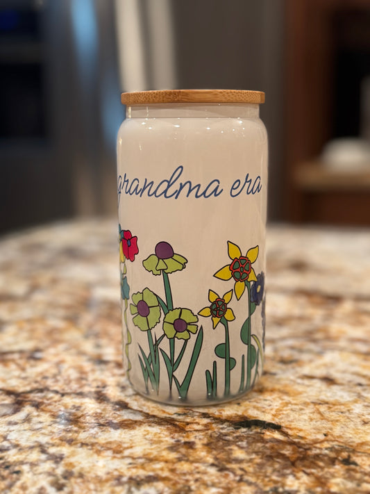 16 oz can shaped glass with bamboo lid and straw - In my Grandma era - Floral Design