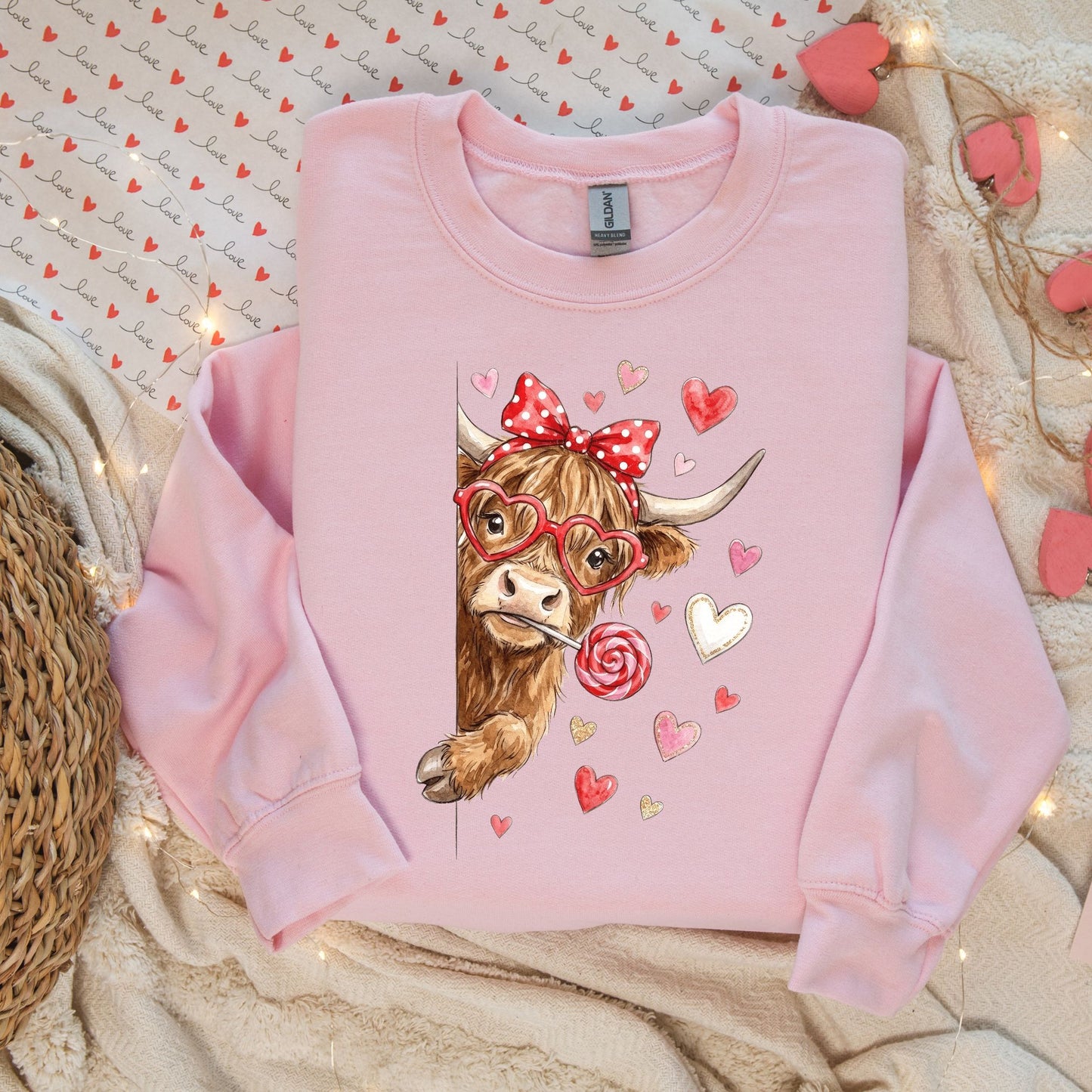 Adorable Peeking Valentine Highland Cow - Heavy Blend Crewneck