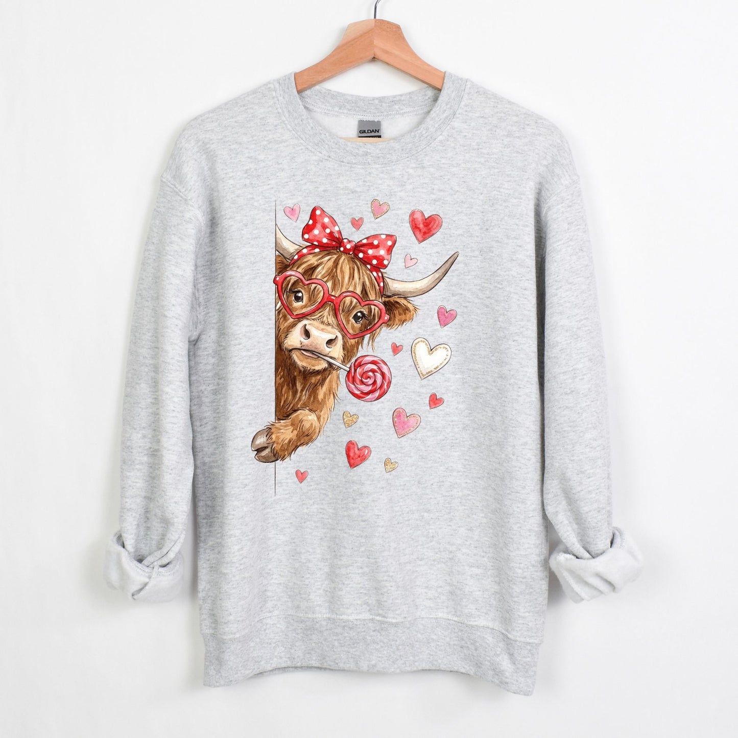 Adorable Peeking Valentine Highland Cow - Heavy Blend Crewneck