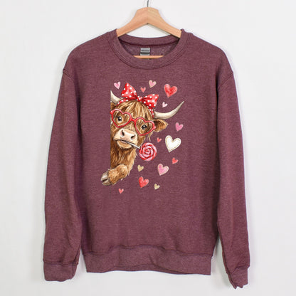 Adorable Peeking Valentine Highland Cow - Heavy Blend Crewneck