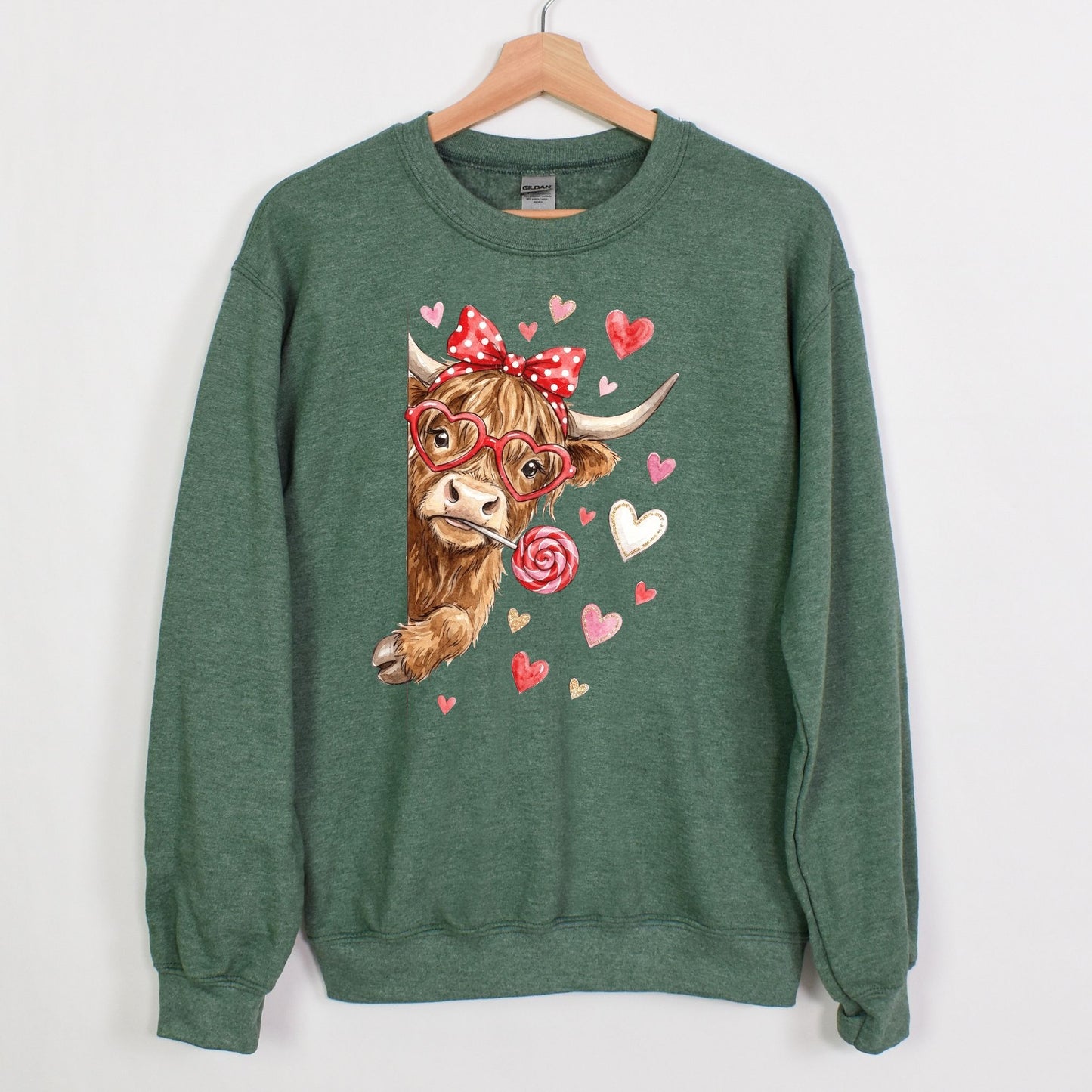 Adorable Peeking Valentine Highland Cow - Heavy Blend Crewneck