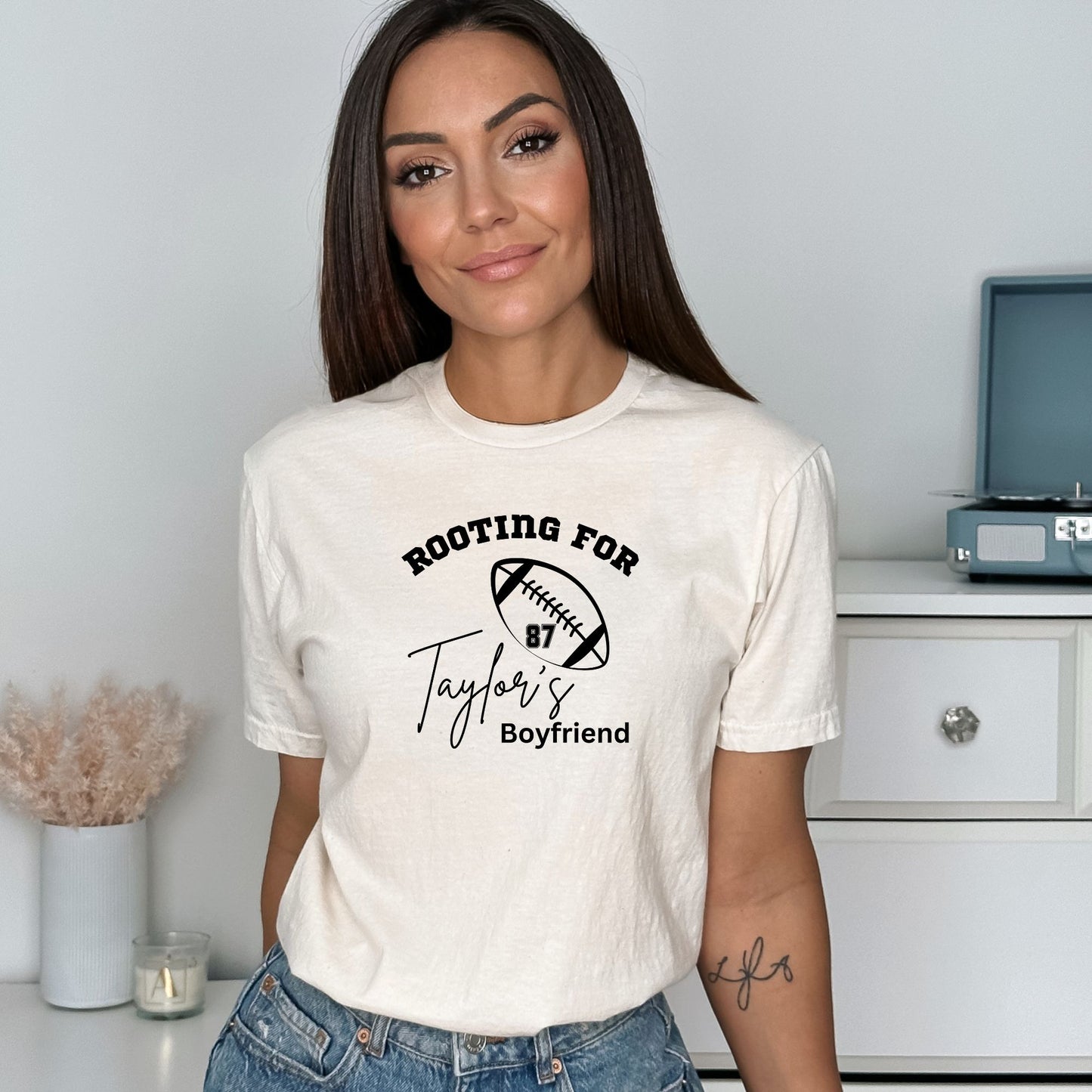 Rooting for Taylor's Boyfriend - Camiseta de fútbol unisex para adultos de estilo suave 