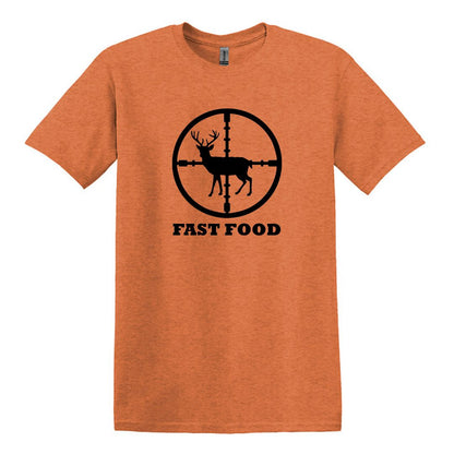 Camiseta humorística de caza de ciervos de comida rápida - Gildan Adult Unisex Heavy Cotton