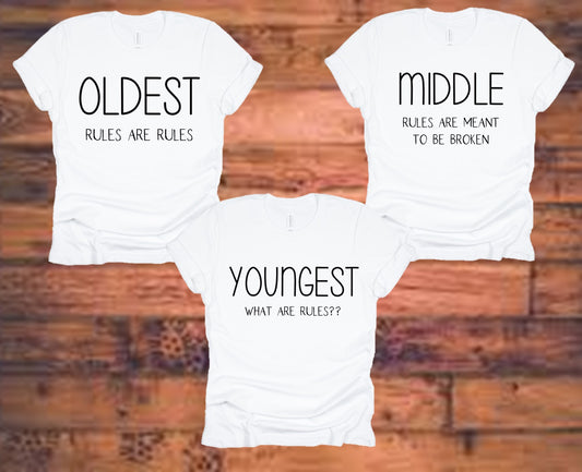 T-shirts les plus âgés, les plus moyens et les plus jeunes
